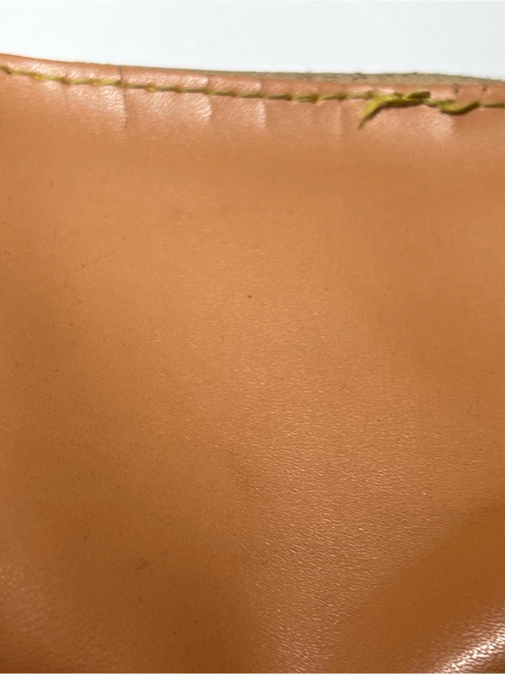Louis Vuitton Peach Leather Zip Coin Pouch has damage - Picture 10 of 13